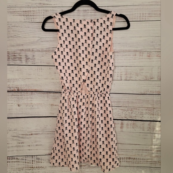 Hot Topic Teenage Runaway Skull & Crossbones Dress - Picture 2 of 4